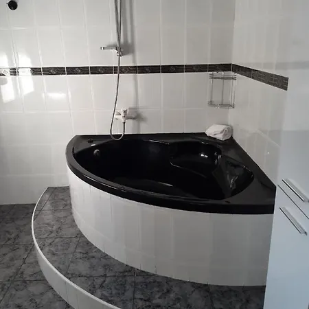 Duartes En Vistas Al Pirineo Barbastro